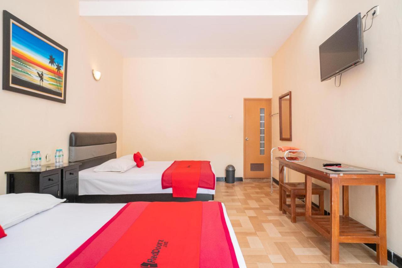 Hotel Reddoorz @ Panglima Sudirman Madiun Exteriér fotografie