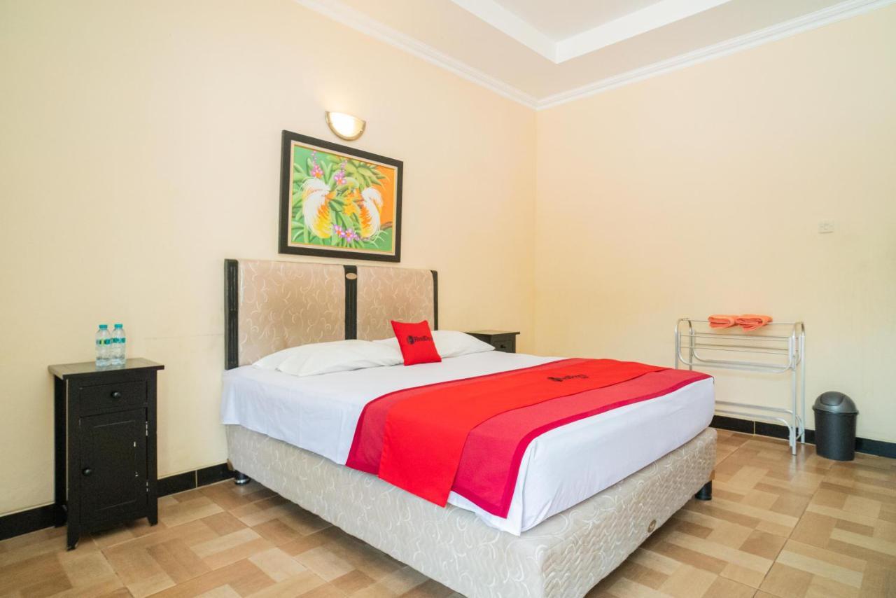 Hotel Reddoorz @ Panglima Sudirman Madiun Exteriér fotografie