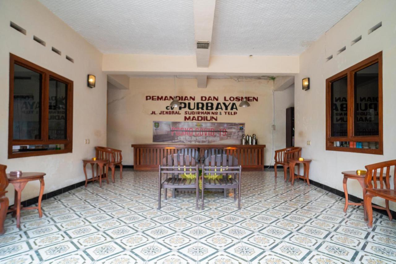 Hotel Reddoorz @ Panglima Sudirman Madiun Exteriér fotografie